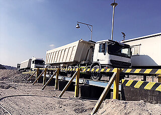 Highly durable truck scale for the extreme conditions
