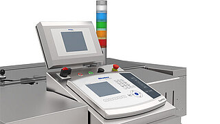 Detailed view of the two interfaces of the combined metal detector and checkweigher Essentus L Performance Combi 