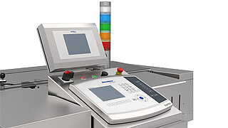 Detailed view of the two interfaces of the combined metal detector and checkweigher Essentus L Performance Combi 