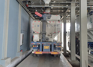 weighing and filling processes at New Hope Group’s discharge station