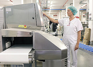 Röntgeninspektionssystem Dymond am Ende der Produktionslinie von Anona