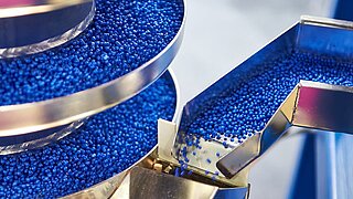 Soluciones innovadoras de pesaje e inspección para la industria del plástico