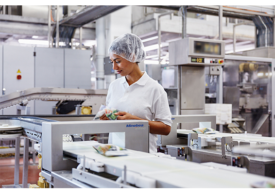 Des systèmes d’inspection performants et fiables sont essentiels pour les fabricants de produits laitiers. Cela leur permet de réduire au minimum les risques de présence de corps étrangers ou d’emballages incorrects. 